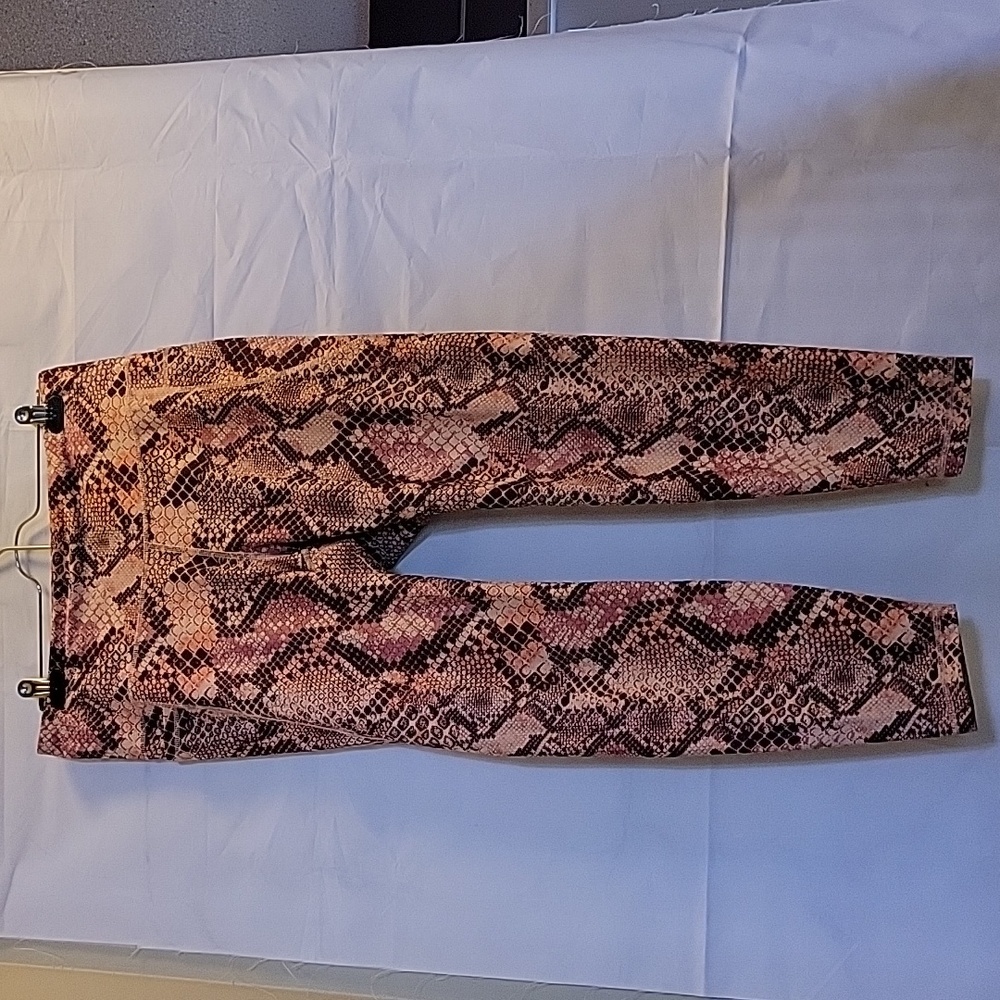 Old Navy Elevate Faux Snake Skin Leggings